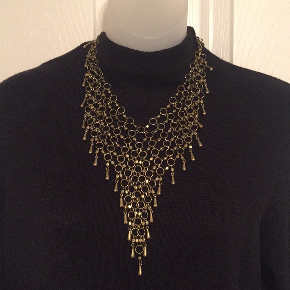 Brass tone bib necklace 🎉